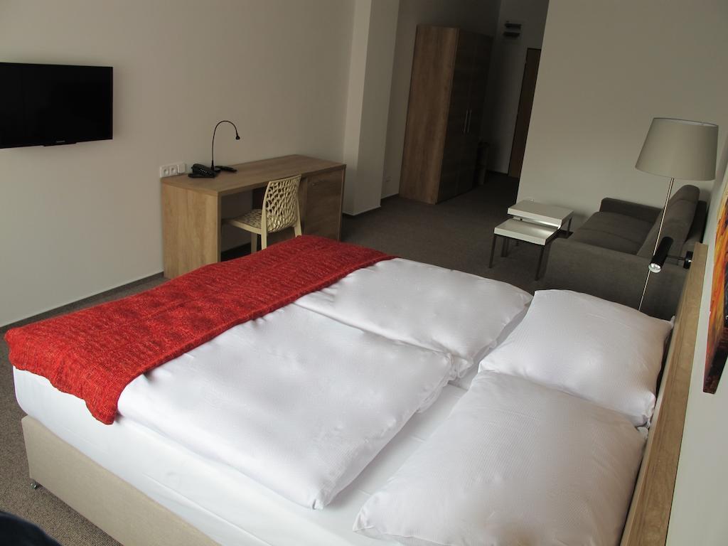 Hotel Kapitol Most Quarto foto